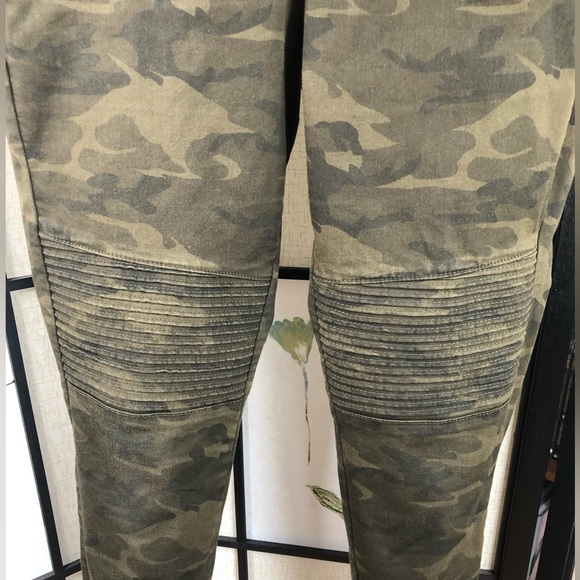 Zara Skinny Jeans Zipper Moto Denim Camo Jeans. Size 30 Women’s. - Picture 3 of 10